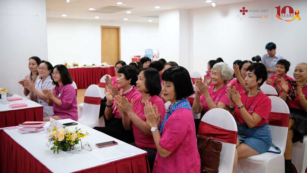 họp báo ra mắt sách nói