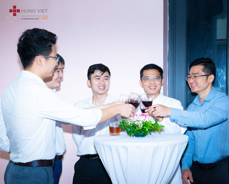 ra mắt trung tam vú HVBC