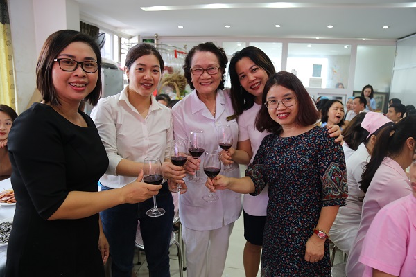 Bệnh viện Hưng Việt tổ chức tiệc kỉ niệm 7 năm thành lập Bệnh viện