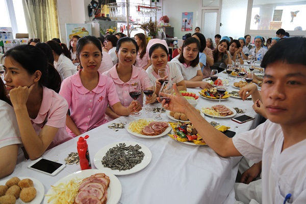 Bệnh viện Hưng Việt tổ chức tiệc kỉ niệm 7 năm thành lập Bệnh viện