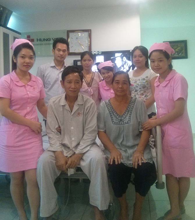 Bệnh nhân Phong Chăn - Lào nằm điều trị tại bệnh viện Ung Bướu Hưng Việt