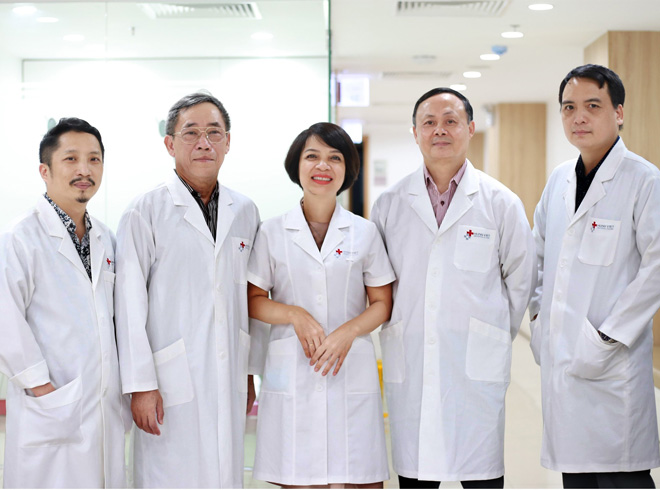 Đội ngũ bác sĩ phẫu thuật Bệnh viện Ung bướu Hưng Việt