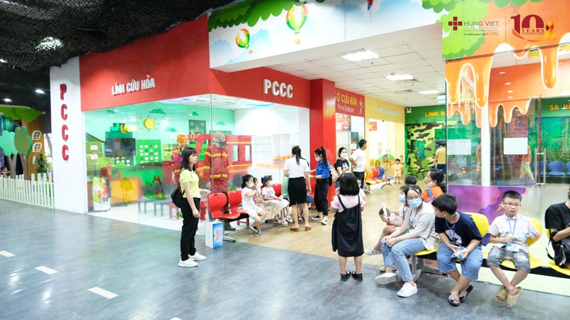 Hệ thống Y tế Hưng Việt tổ chức Vui tết thiếu nhi cho con em CBCNV tại viện