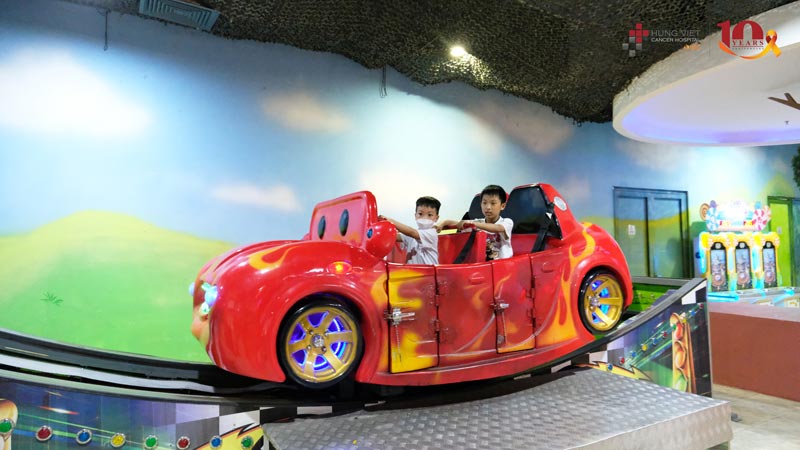 Hệ thống Y tế Hưng Việt tổ chức Vui tết thiếu nhi cho con em CBCNV tại viện