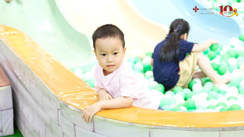 Hệ thống Y tế Hưng Việt tổ chức Vui tết thiếu nhi cho con em CBCNV tại viện