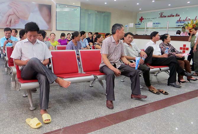 Bệnh viện Ung Bướu Hưng Việt ngày thứ 7 kham suc khoe dinh ky