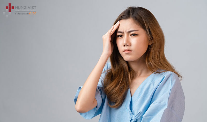 Các cơn đau đầu xảy ra thường xuyên với tần suất dày đặc, đặc biệt là vào mỗi sáng thức dậy hay khi ho, hắt hơi, tập thể dục là triệu chứng cảnh báo u não