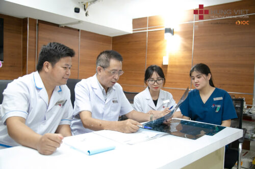 Hội chẩn chuyên môn tại Bệnh viện Ung bướu Hưng Việt